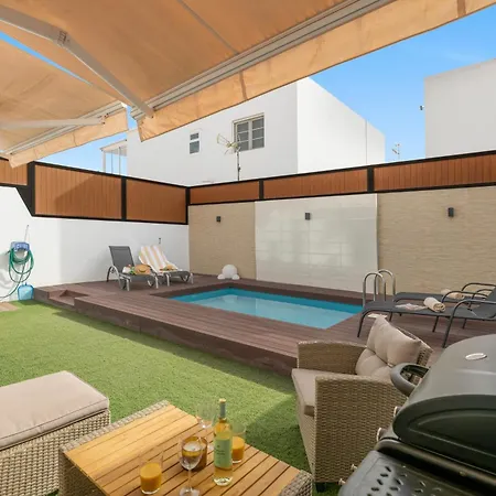 Villa Berkana De Lujo Con Piscina Playa Honda (Lanzarote)
